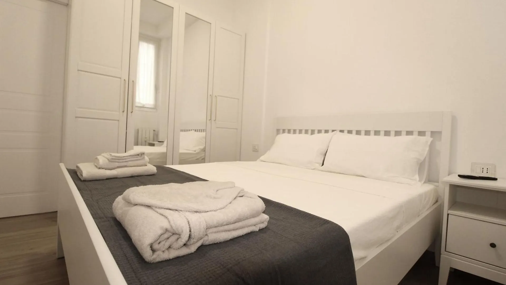 Logical Apartments Via P Rossi 19 Milano