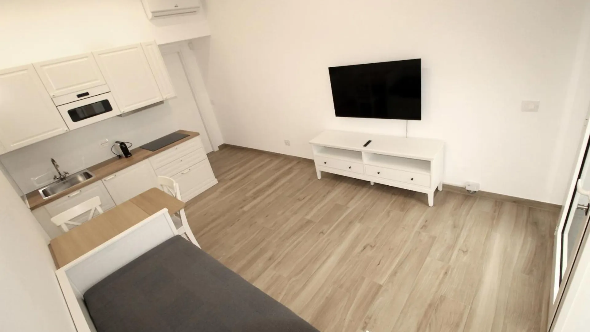 Logical Apartments Via P Rossi 19 Milano location