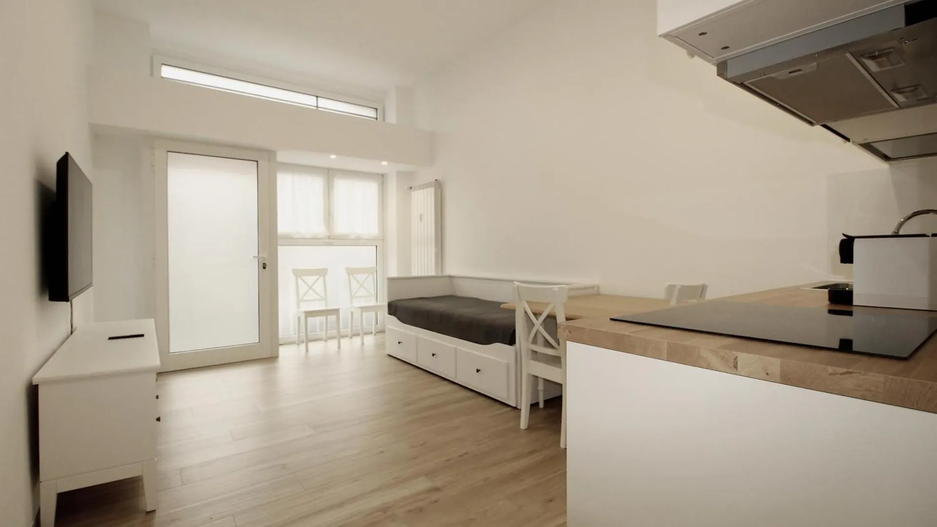 Logical Apartments Via P Rossi 19 Milano